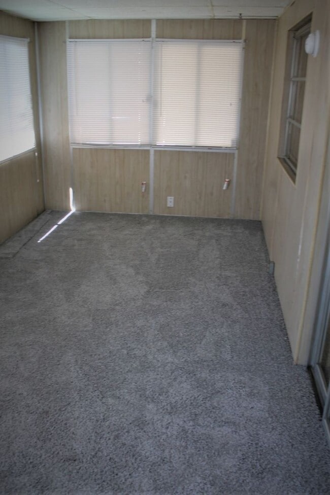 Building Photo - 55+ Spacious 2 bed 2 bath SIERRA DAWN HOME!