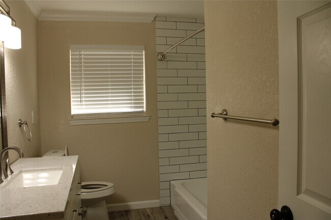 Building Photo - 8203 Wilmerdean St