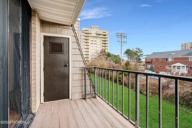 Building Photo - 720 Ocean Ave N