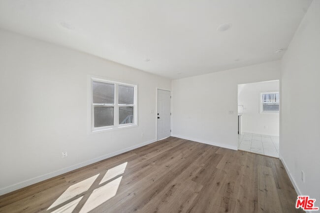 Building Photo - 1027 N Gardner St