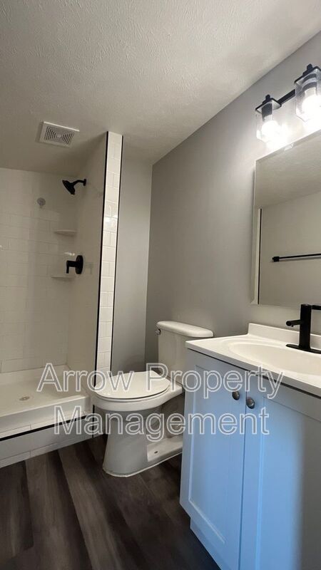 Building Photo - 877 N 26th St