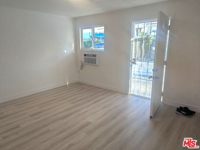 Building Photo - 3839 Sedgwick Ave