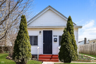 Building Photo - 954 S 8th St