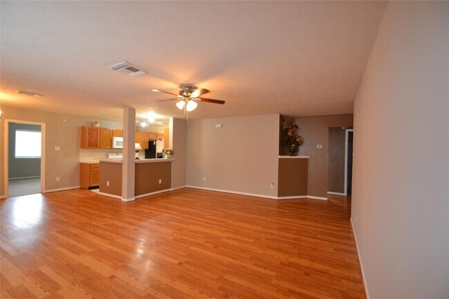 Building Photo - 5126 Riverwood Dr