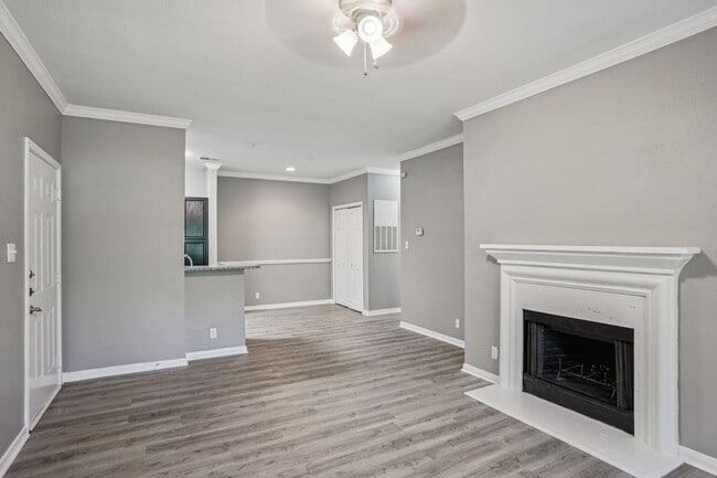 Building Photo - Bridford Lake Apartments