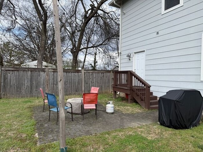 Building Photo - Beautiful Two-Story House in Woodbine - Fenced in Backyard