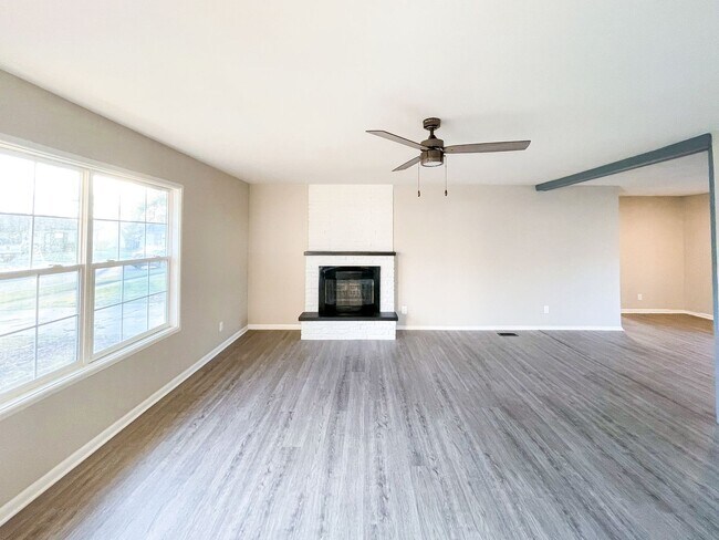 Building Photo - 7916 E 34th St