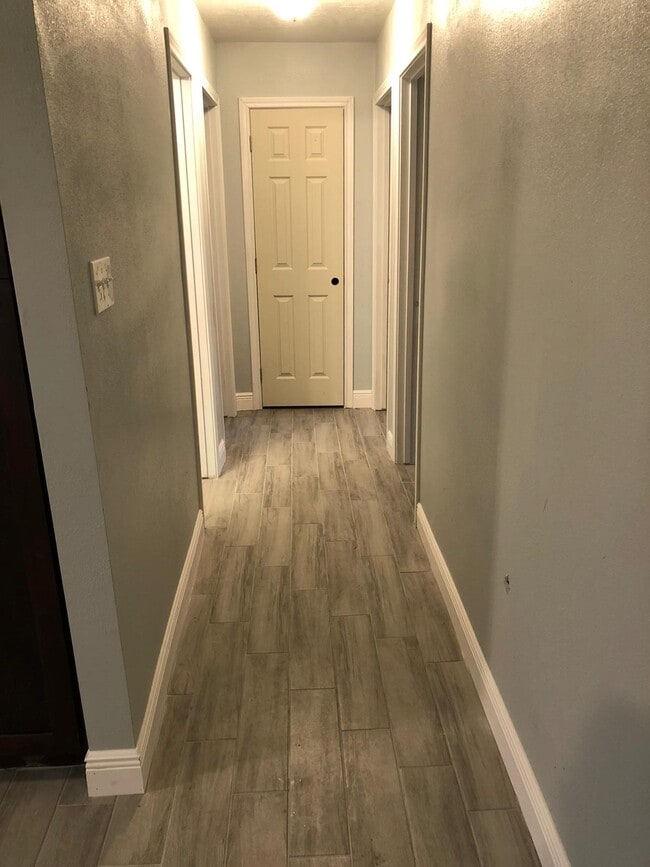 Building Photo - 3031 Groton Dr