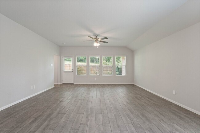 Building Photo - 914 Golden Willow Ln