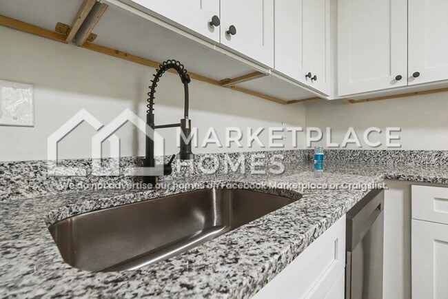 Building Photo - 5944 Gum Dr SE