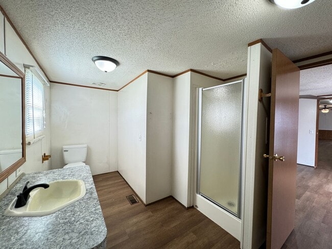 Building Photo - 3 Bedroom 2 Bath Mobile Home