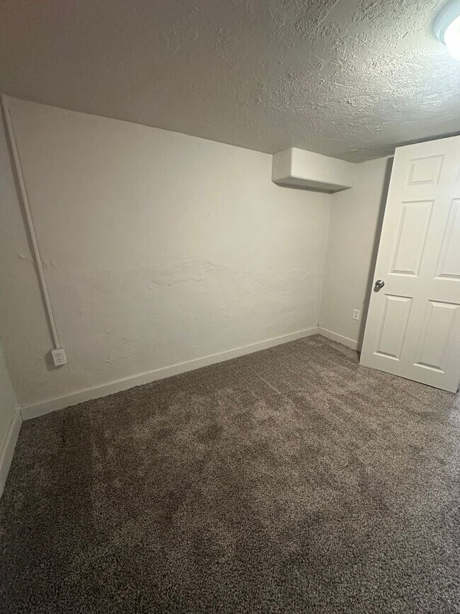 Building Photo - GORGEOUS West Valley Home!!!