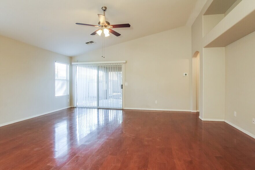 Building Photo - 8459 W Ross Ave