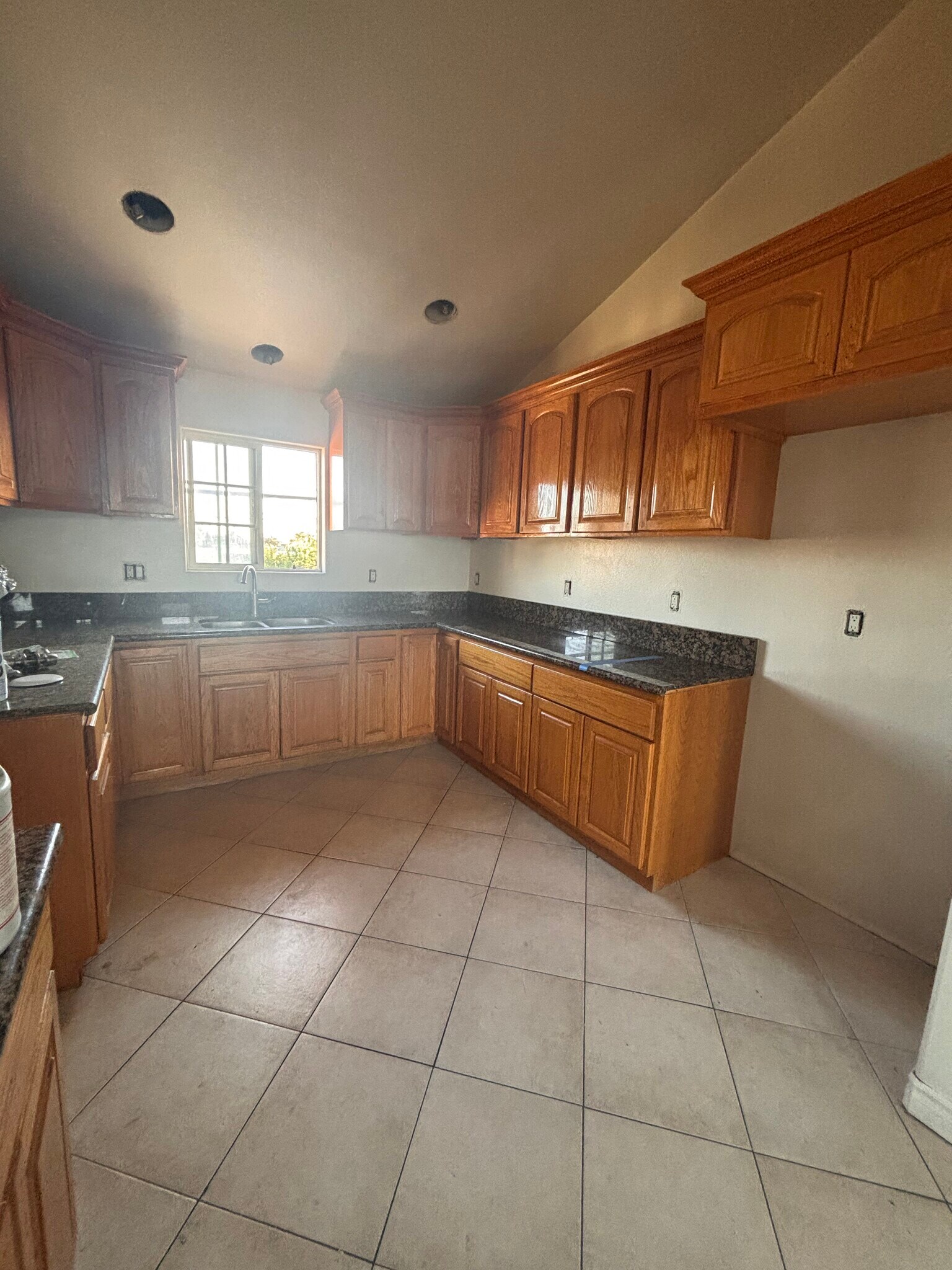 Building Photo - 1137 S Herbert Ave