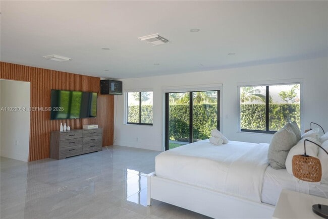 Building Photo - 13355 SW 207th Ave