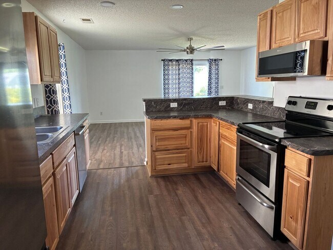 Building Photo - 630 Glen Haven Dr