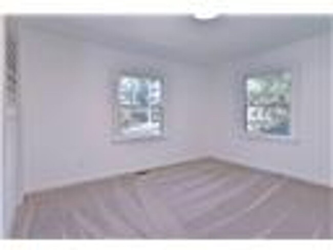 Building Photo - OPEN HOUSE SUNDAY 2/9 2pm - 4pm