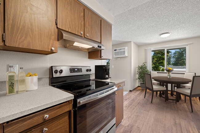 Meadowlawn Apartments apartments — community photo - Meadowlawn Apartments
