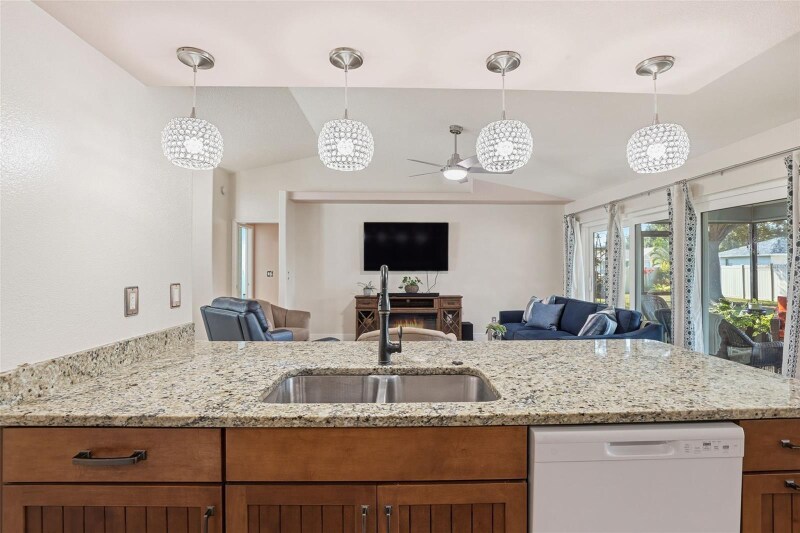 Building Photo - 6211 65th Pl E