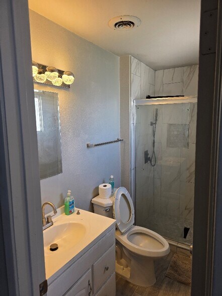 Building Photo - 4852 N 81st Dr