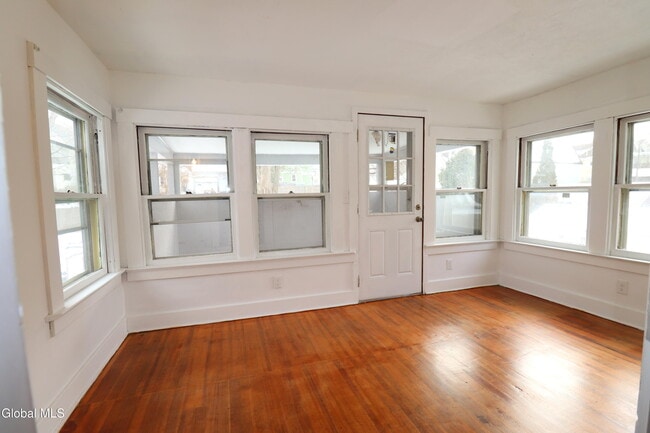 Building Photo - 442 Plymouth Ave