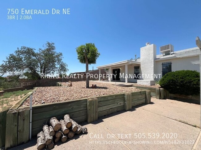 Building Photo - 750 Emerald Dr NE