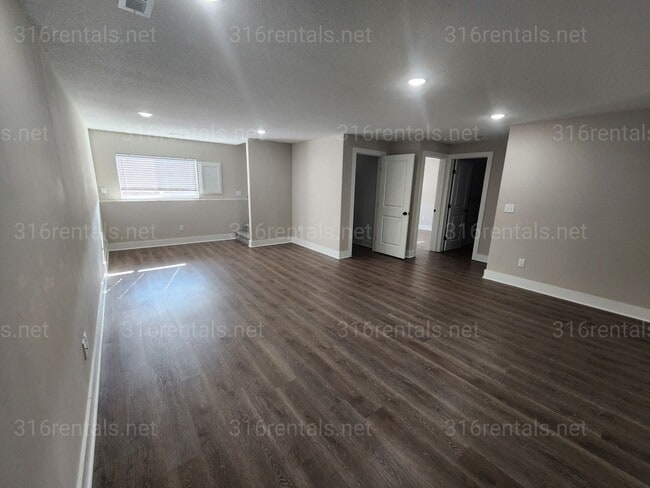 Building Photo - 5258 N Plumthicket St