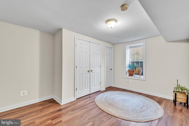 Building Photo - 4415 Elmwood Dr