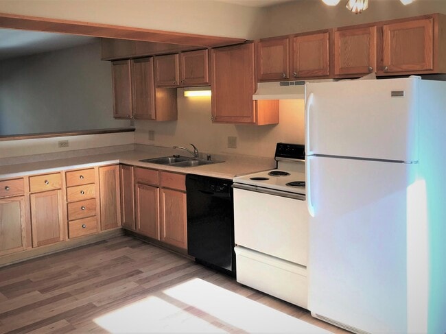 Building Photo - 614 Femrite Dr