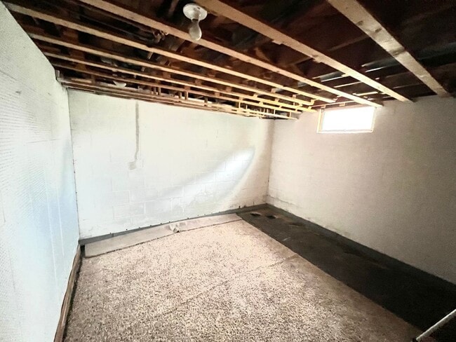 Building Photo - Single-Family Home Minutes from Saint Mary's!
