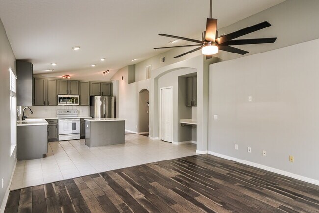 Building Photo - 1739 Sweetspire Dr