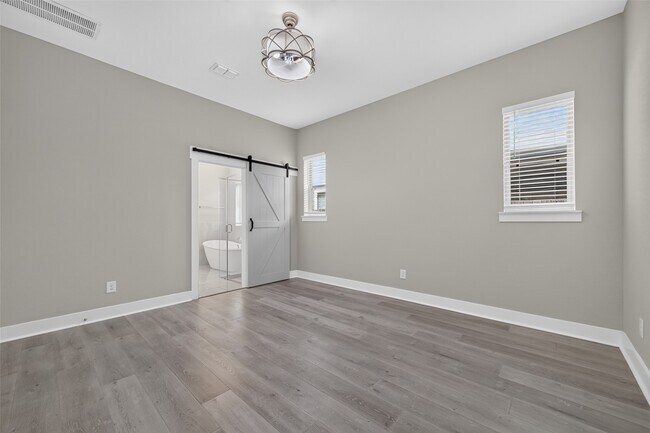 Building Photo - 18410 Central Creek Dr