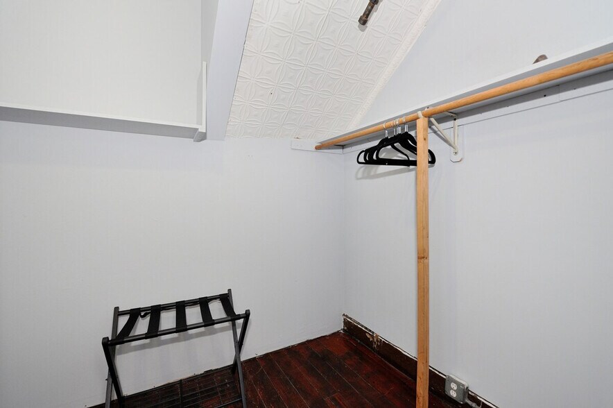 Building Photo - 275 Greenwich St