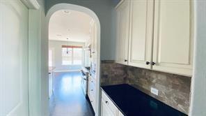 Building Photo - 12571 Valley Spring Dr