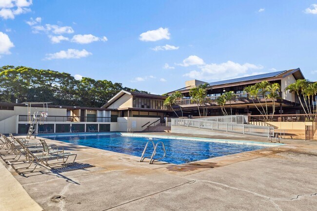 Building Photo - Spacious 3-Bed, 2-Bath Pet-Friendly Townhome in Prime Aiea Location – End Unit with Private Lanai...