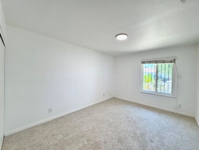 Building Photo - $500 Off! Fully Remodeled Home Near The St...