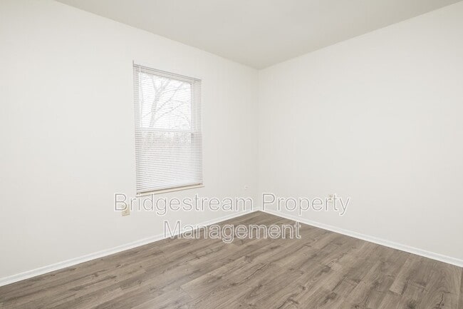 Building Photo - 1417 Forest Ln