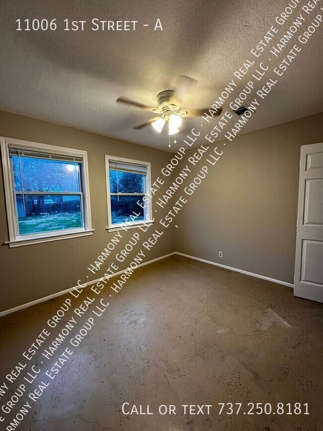 Building Photo - 11006 1st St