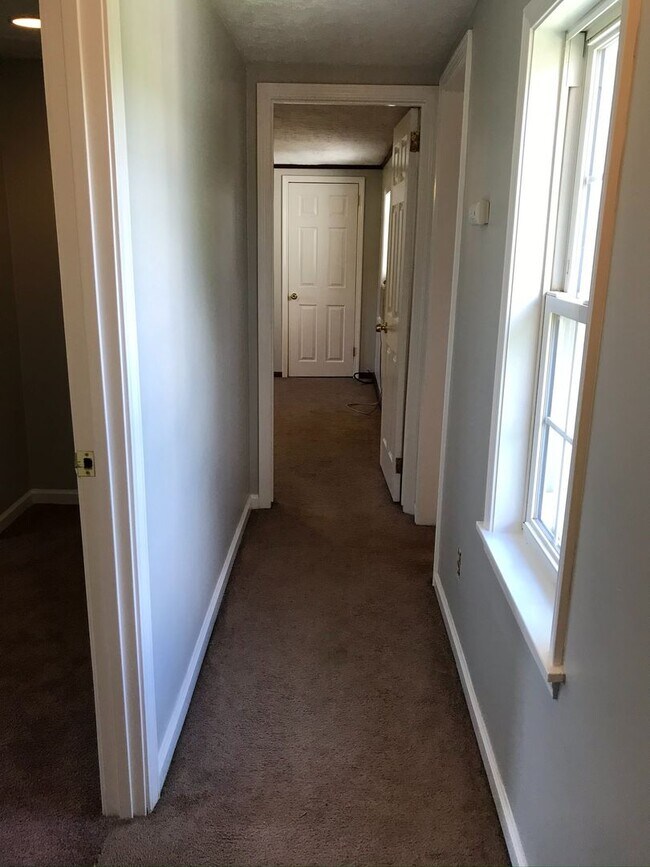 Building Photo - Cute 2 Bedroom / 1.5 Bath home in Penn Tra...