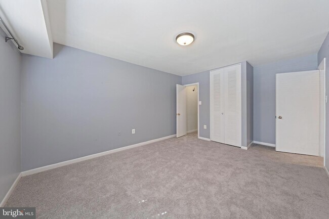 Building Photo - 10620 Weymouth St