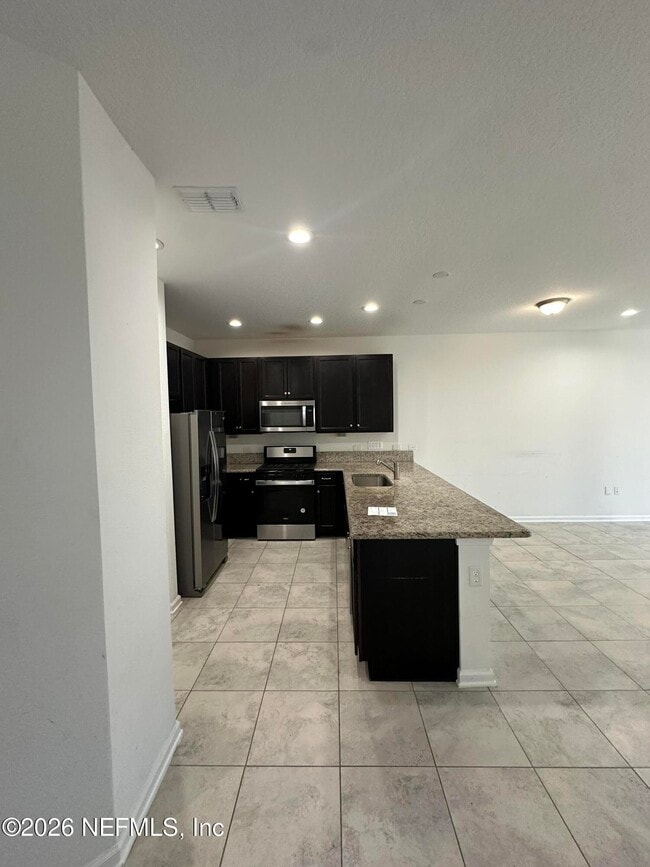 Building Photo - 136 Pinebury Ln