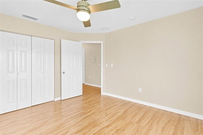 Building Photo - 107 Spring Lake Ct