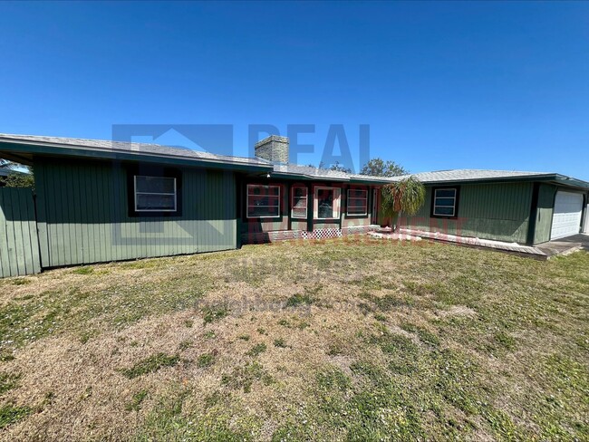 Primary Photo - 563 Parkview Dr