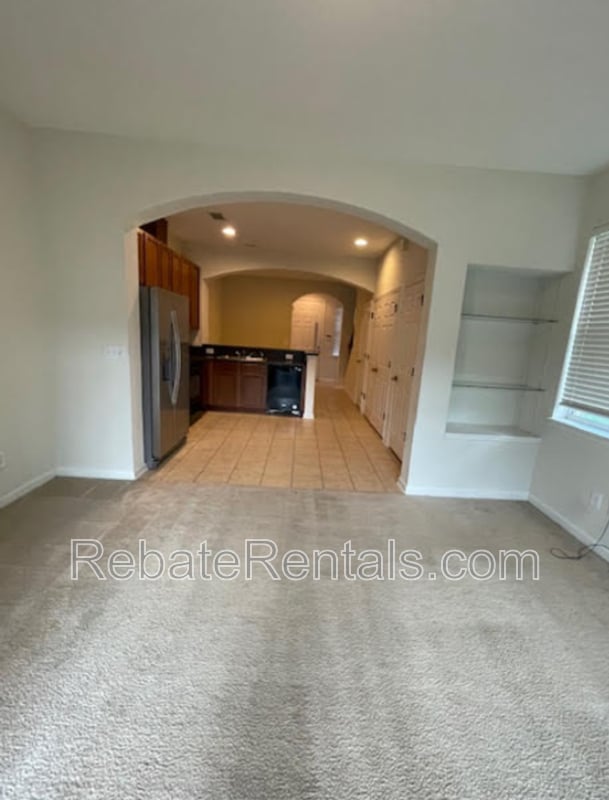 Building Photo - 13026 Sunset Lake Dr