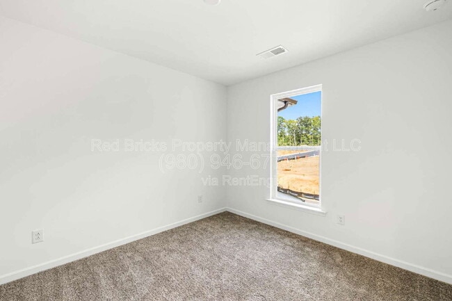 Building Photo - 16341 Leading St