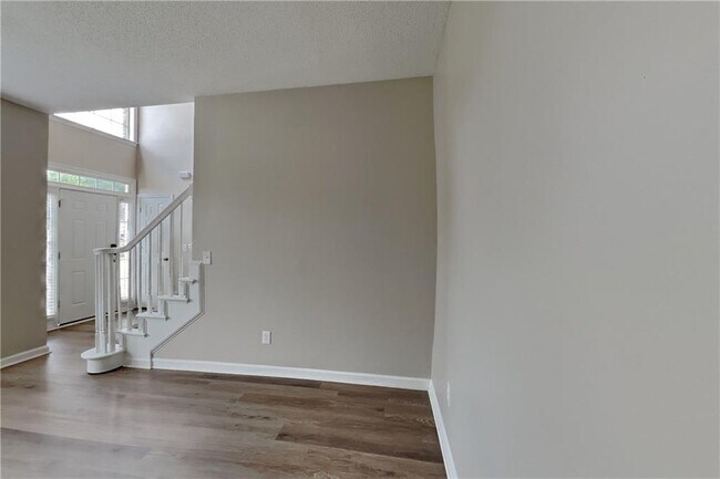 Building Photo - 1209 Lainster Dr SE
