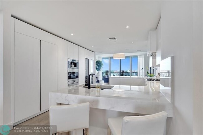 Building Photo - 2200 N Ocean Blvd