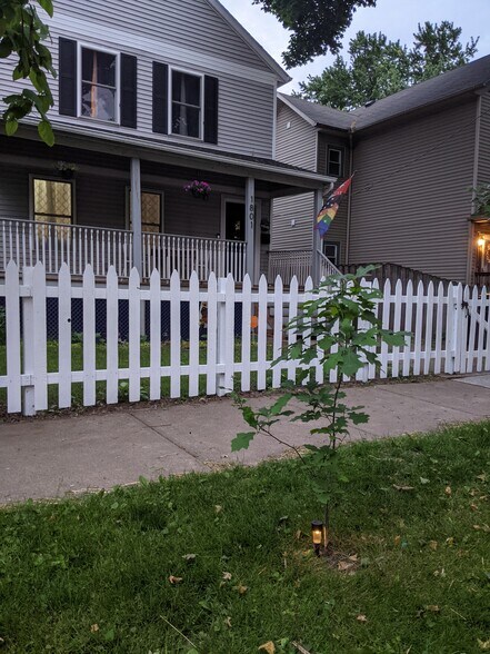 Enclosed fence - 1801 W 47th St