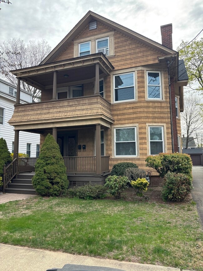 Building Photo - 207 Alden Ave