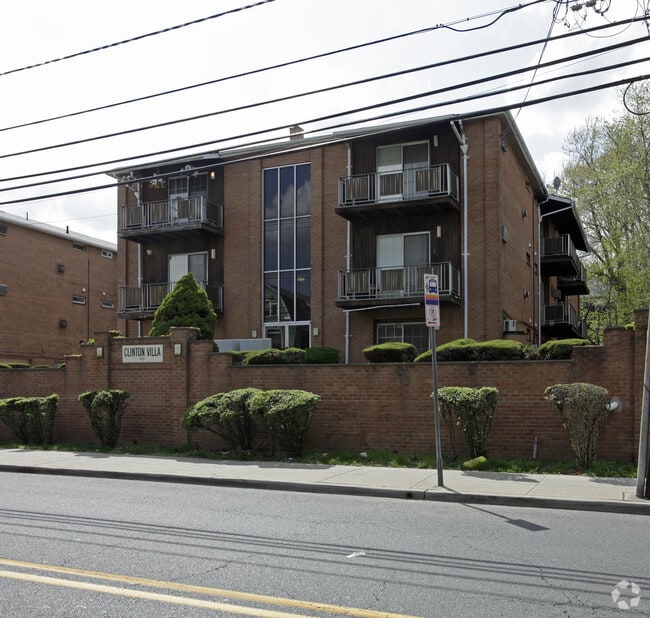 Building Photo - Clinton Villas